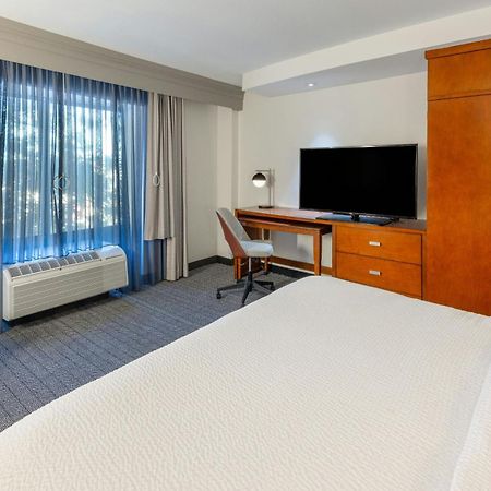 Hotel Courtyard By Marriott Wichita At Old Town Zewnętrze zdjęcie