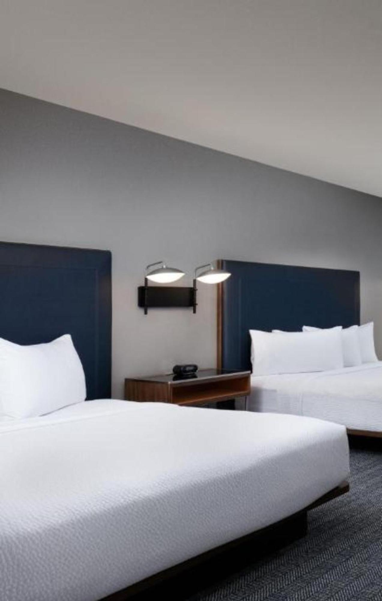 Hotel Courtyard By Marriott Wichita At Old Town Zewnętrze zdjęcie